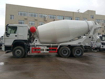 重汽豪沃T5G搅拌车 助力甘南藏族自治州建筑工程的14方高效搅拌车应用