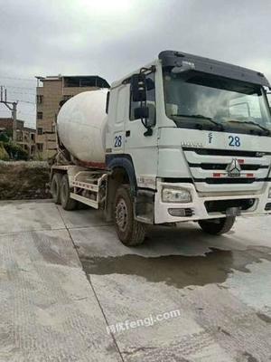 二手混泥土搅拌罐车与散装粉车低价处理，机会难得