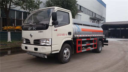 福田时代加油车 安全高效，助力能源运输