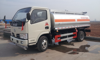 湖北龙晨特种汽车装备销售部 高效散装粉物料运输解决方案